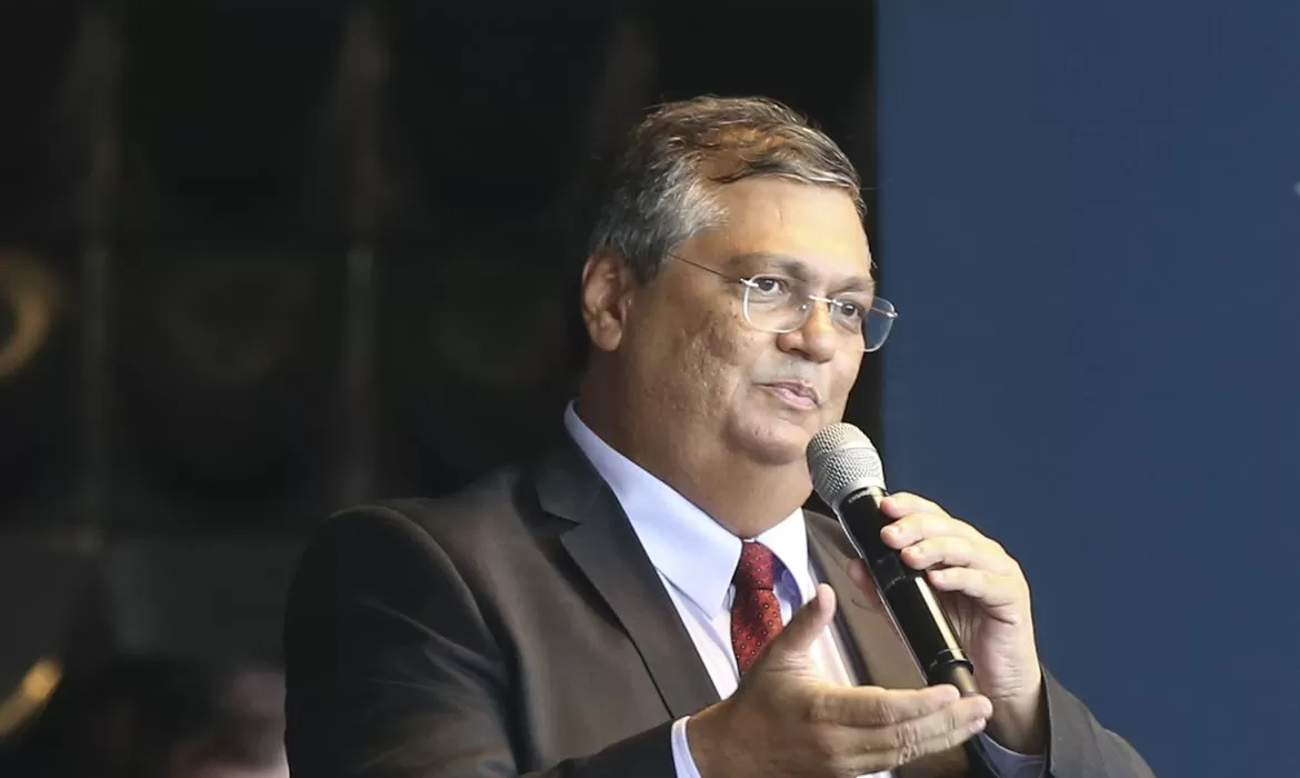 Atos violentos: ministro autoriza uso da Força Nacional de Segurança para proteger prédios em Brasília