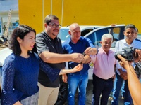 Deputado Ezequiel Neiva entrega caminhonete Hillux para atender serviços sociais em Machadinho do Oeste