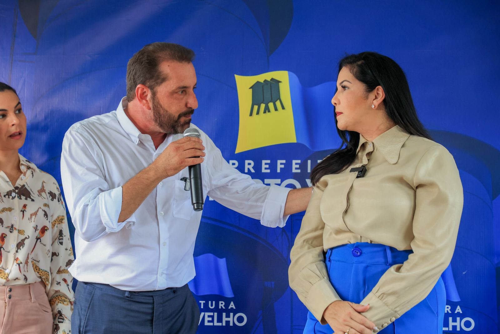 Prefeito diz que o maquinário terá muita utilidade para os 13 distritos da capital
