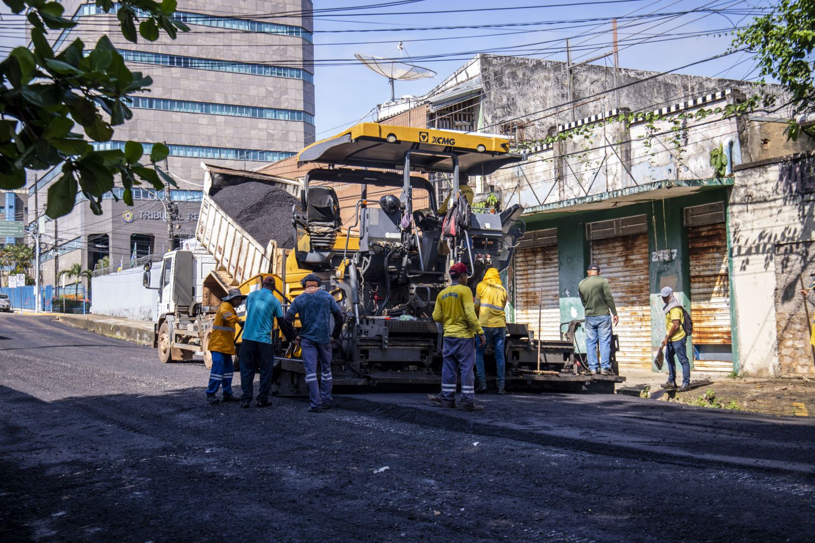 Serviços atendem a ruas na região central da cidade e bairros mais distantes