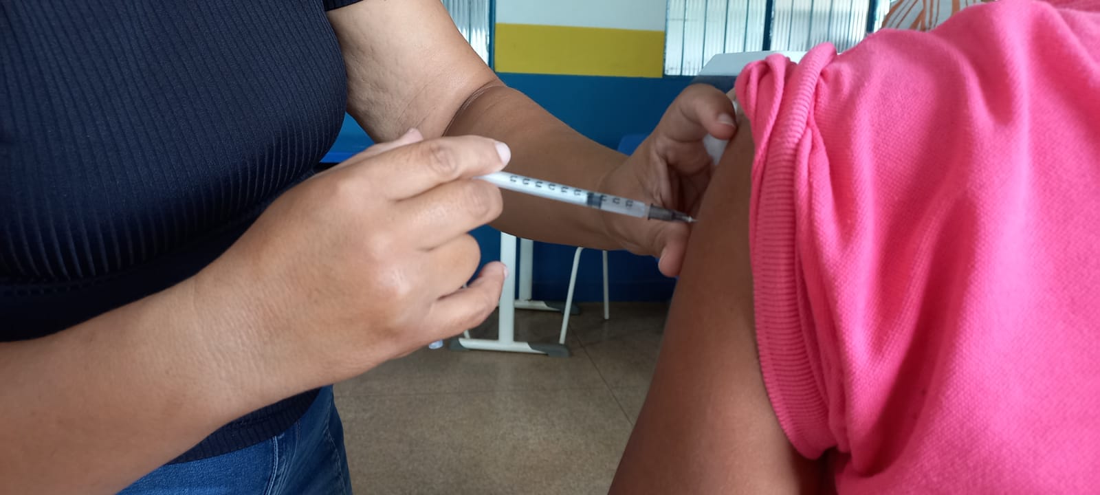 A Semusa disponibiliza em todas as unidades de saúde a vacina contra o HPV para meninos e meninas de 9 a 14 anos.