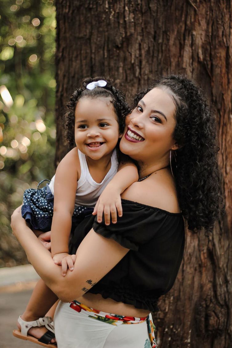 Sāo Paulo (SP) - Renata Wenceslau Monteiro posa para foto com sua filha Alice Catarina Wenceslau Ramos. Mulheres que lutam para serem mães: como está o processo de reprodução assistida no SUS. Foto: Divulgação