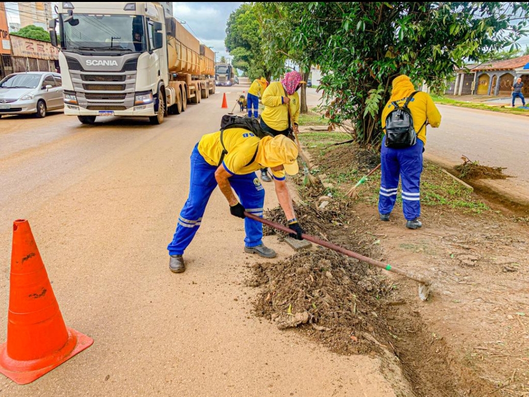 Equipes estão com atividades em toda extensão da avenida