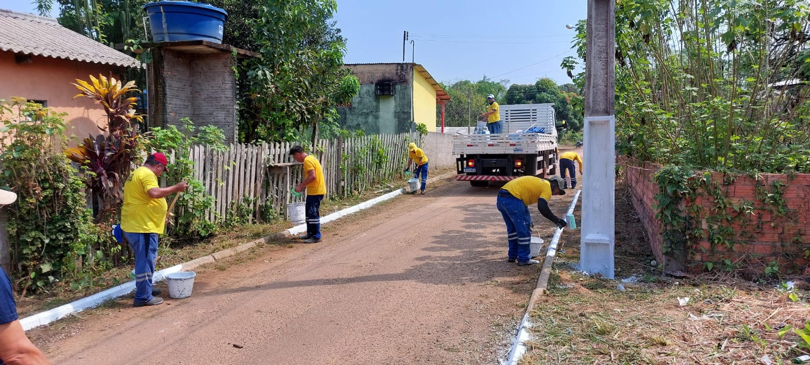 Equipe da Semusb cuida dos últimos detalhes 