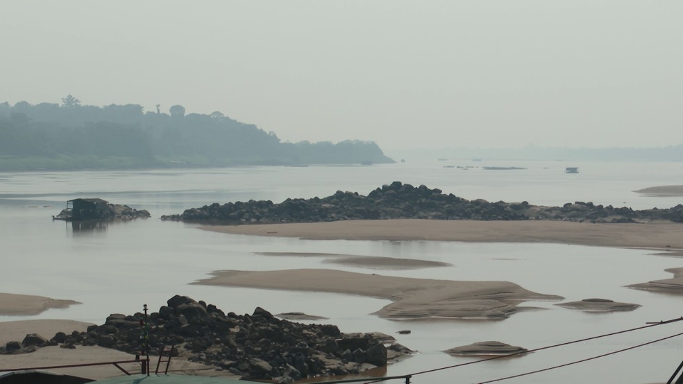 Montanhas de pedras no meio do rio Madeira em Porto Velho — Foto: Tiago Frota/Rede Amazônica
