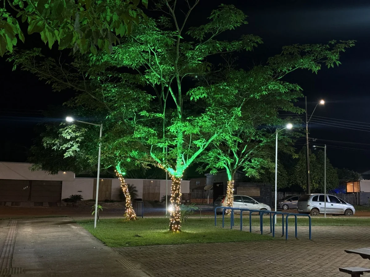 Ação levou iluminação e símbolos do Natal para comunidades
