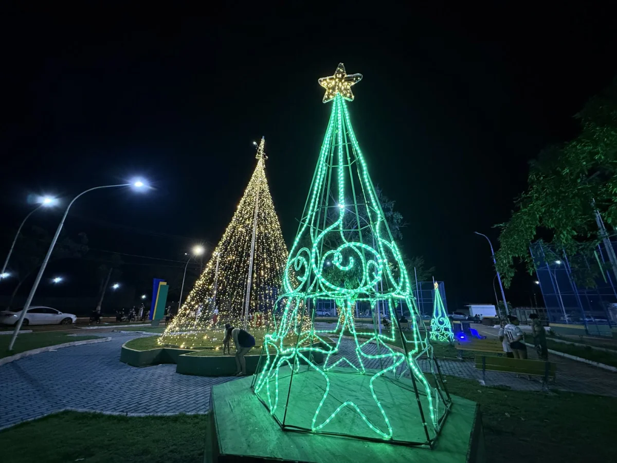 Distritos, avenidas e prédios públicos de Porto Velho receberam decoração natalina ao mesmo tempo