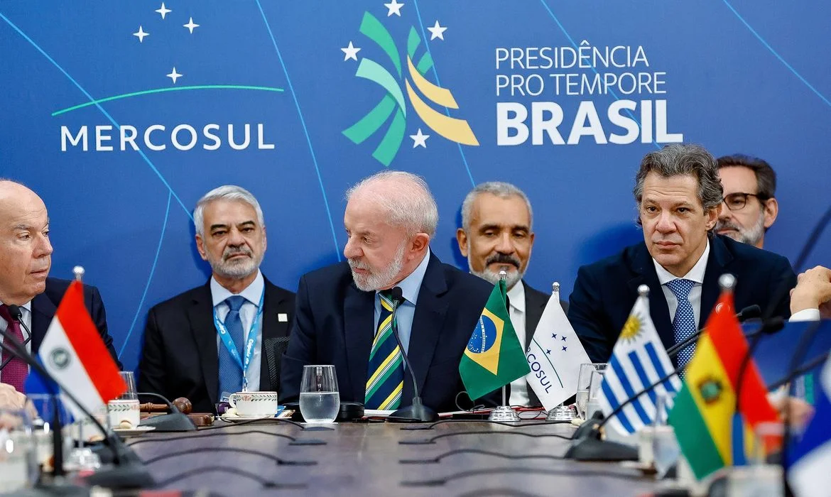Foz do Iguaçu (PR), 20/12/2025 - Presidente da República, Luiz Inácio Lula da Silva, sessão Plenária da Cúpula de Presidentes e Chefes de Delegação dos Estados Partes do Mercosul e dos Estados Associados. Foto: Ricardo Stuckert/PR