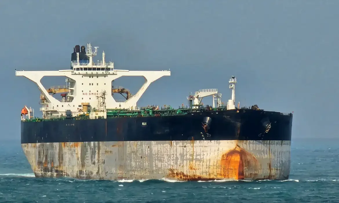Hakon Rimmereid/via REUTERS/proibida reprodução Navio petroleiro Bella-1 no Estreito de Cingapura
18/03/2025 Hakon Rimmereid/via REUTERS