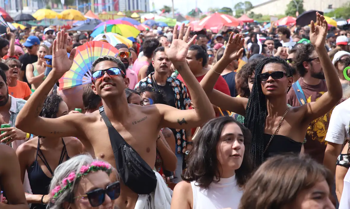 Foto Antônio Cruz/ Agência Brasil. Brasília-DF 12/02/2024 Bloco de carnaval Divinas Tetas. Foto Antônio Cruz/ Agência Brasil.