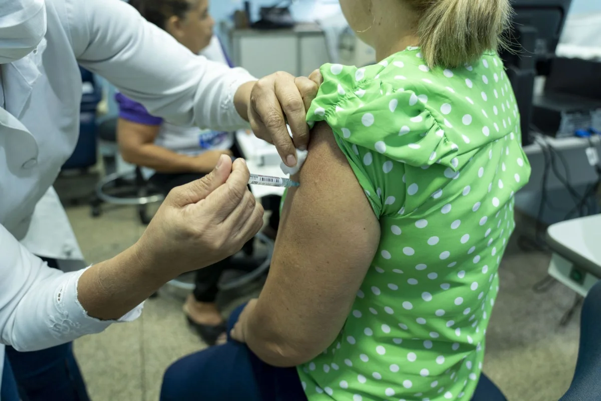 Demais vacinas do calendário seguem disponíveis para toda a população