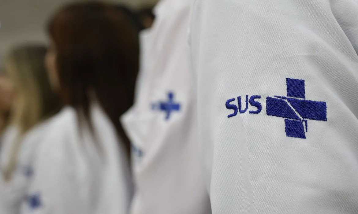 Rio de Janeiro (RJ), 24/04/2025 – Novos médicos do Programa Mais Médicos durante visita no Super Centro Carioca de Saúde, em Benfica. Foto: Fernando Frazão/Agência Brasil