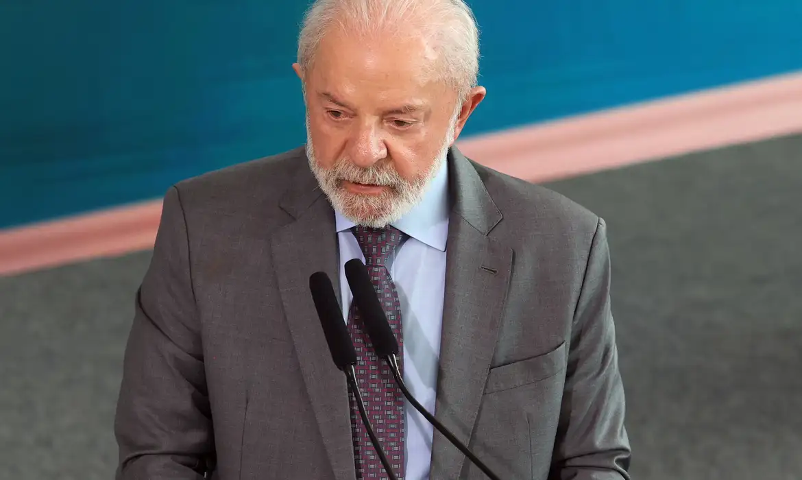 Brasília (DF), 18/03/2026 - O presidente da República, Luiz Inácio Lula da Silva, participa de cerimônia de assinatura de decretos que regulamentam o Estatuto Digital da Criança e do Adolescente - ECA. Foto: Valter Campanato/Agência Brasil