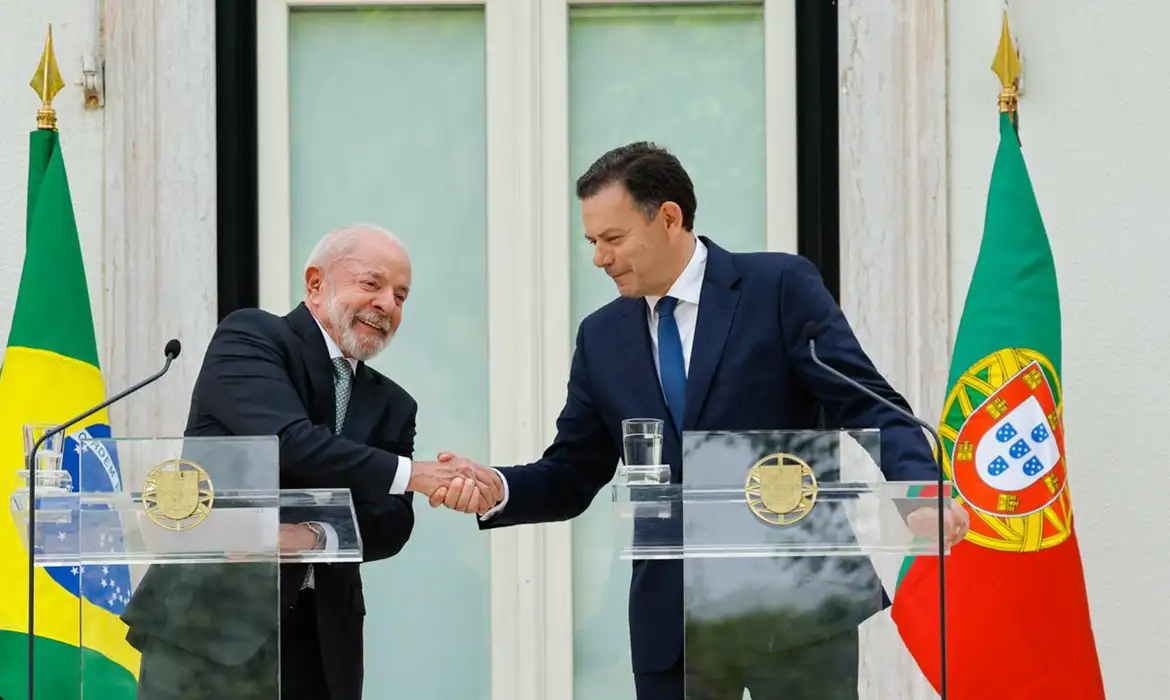 Ricardo Stuckert / PR 21.04.2026 – Presidente da República, Luiz Inácio Lula da Silva, durante declaração conjunta à imprensa. Jardim do Palacete de São Bento, Portugal.
Foto: Ricardo Stuckert / PR