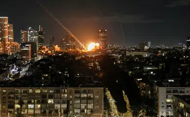 An explosion caused by a projectile impact after Iran launched missiles into Israel following Israel and the U.S. launched strikes on Iran, in Tel Aviv, Israel, February 28, 2026. REUTERS/Gideon Markowicz ISRAEL OUT. NO COMMERCIAL OR EDITORIAL SALES IN ISRAEL TPX IMAGES OF THE DAY