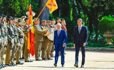 17.04.2026 – Presidente da República, Luiz Inácio Lula da Silva, durante cerimônia oficial de chegada. Jardins do Palácio de Pedralbes, Espanha.
Foto: Ricardo Stuckert / PR
