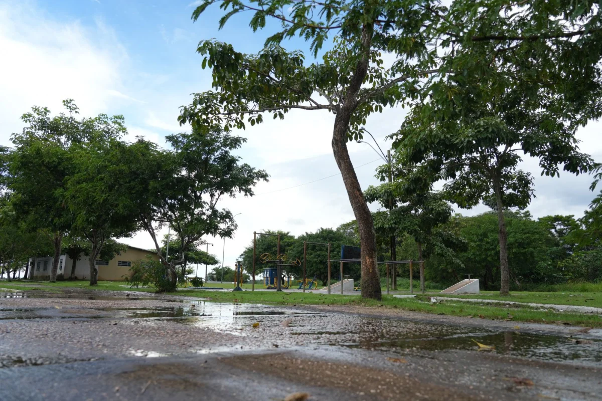 Praça passa a funcionar como ponto de encontro da comunidade