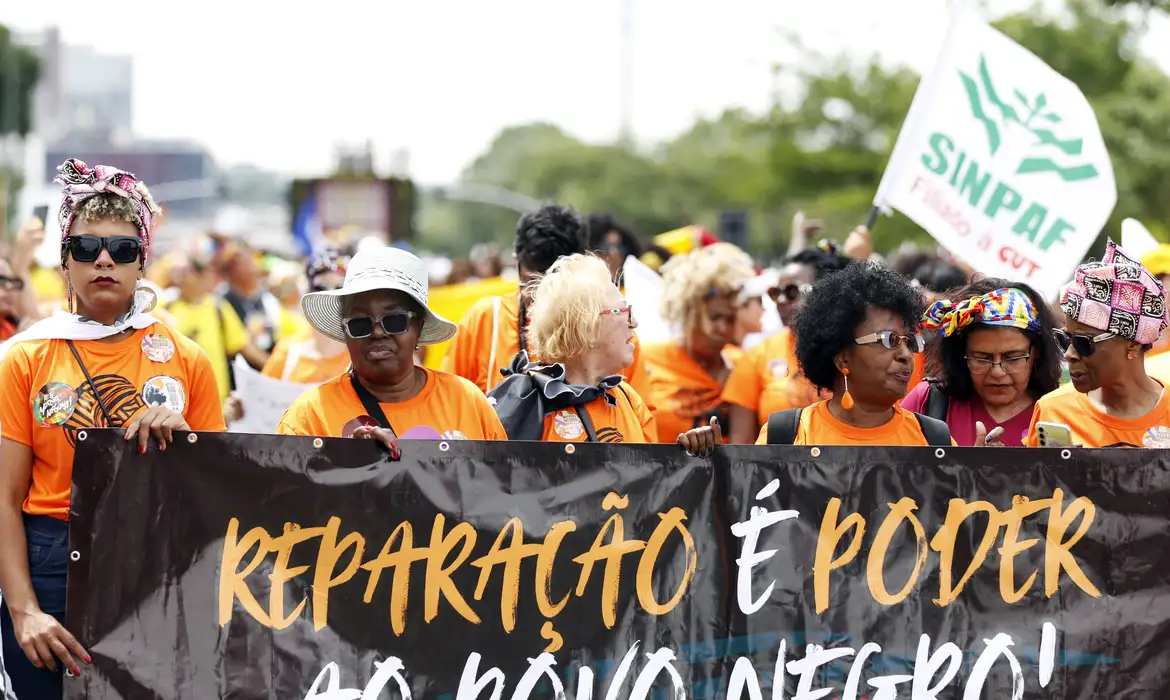 Brasília (DF), 25/11/2025 - Marcha das Mulheres Negras, realizada na Esplanada dos Ministérios. Foto: Bruno Peres/Agência Brasil