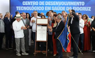 Rio de Janeiro (RJ), 23/05/2026 - O presidente da República, Luiz Inácio Lula da Silva, participa da inauguração das novas instalações do Centro de Desenvolvimento Tecnológico em Saúde (CDTS/Fiocruz), o lançamento do Centro de Desenvolvimento e Produção de Terapias CAR-T e a entrega de 42 veículos do programa Agora Tem Especialistas-Caminhos da Saúde e do SAMU para o estado. Foto: Rovena Rosa/Agência Brasil