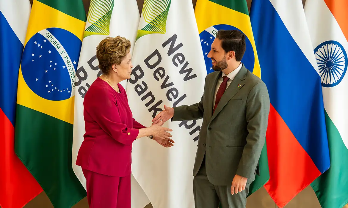 Xangai, 04/06/2026 - O secretário executivo do Ministério da Cultura (MinC), Márcio Tavares, se encontrou com a presidenta do Novo Banco de Desenvolvimento (NDB) do BRICS, Dilma Rousseff. Foto: Tarcisio Boquady/ MinC