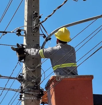 Pedido de providência do vereador Dr. Júnior Queiroz é atendido com melhoria na iluminação da Rua Surubim