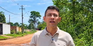 Pedro Geovar cobra recuperação de rua no Nova Esperança